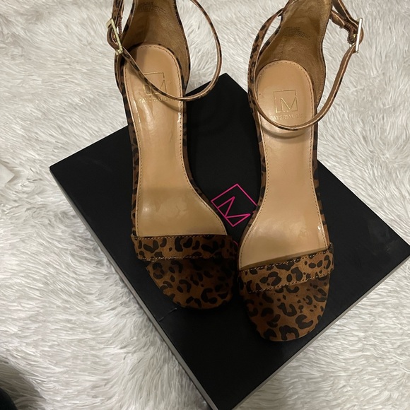 Cheetah heels 👠 - Picture 4 of 4